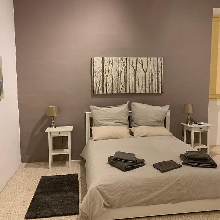 4 Bedroom Apartment In Sliema Near The Sea エクステリア 写真