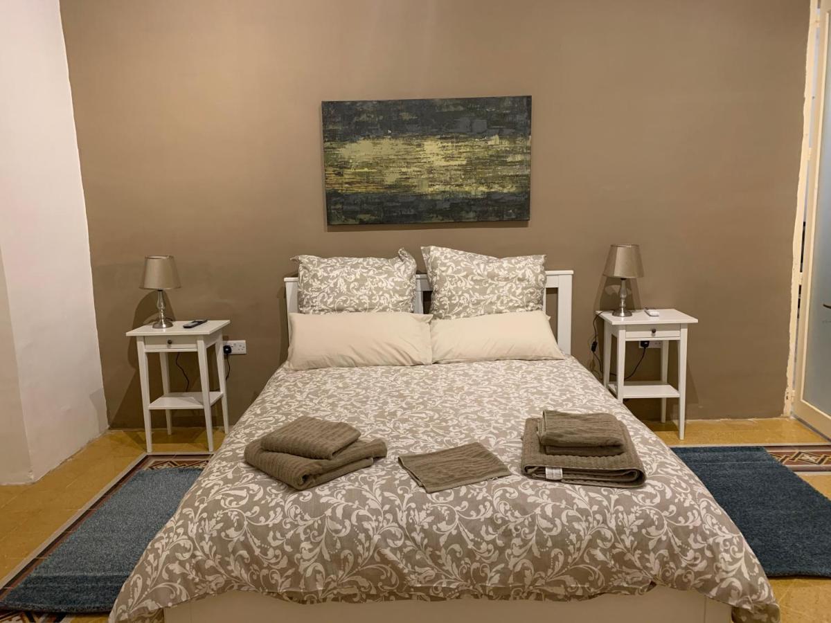 4 Bedroom Apartment In Sliema Near The Sea エクステリア 写真