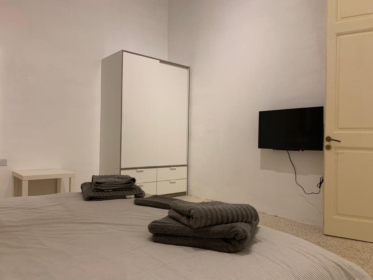 4 Bedroom Apartment In Sliema Near The Sea エクステリア 写真